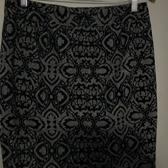Ladies ANN TAYLOR Poly Wool lined Skirt size 8p like new - Picture 8 of 8